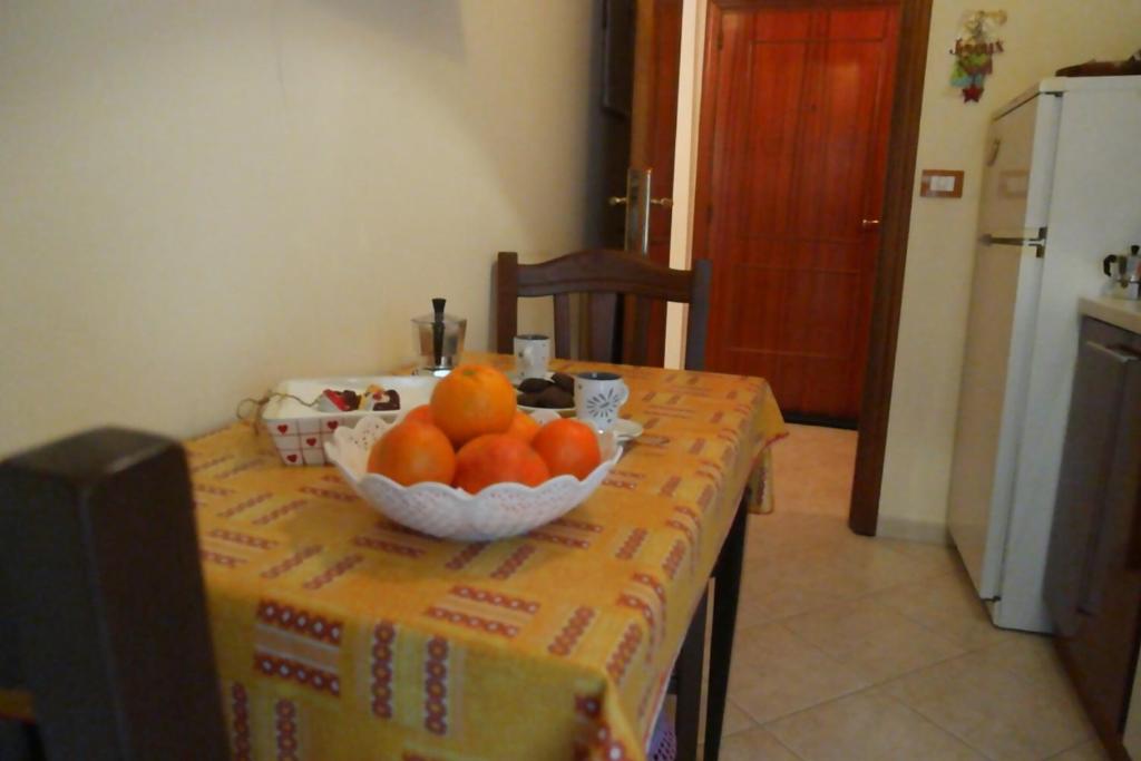 A kitchen or kitchenette at Casa Lido Piccolo