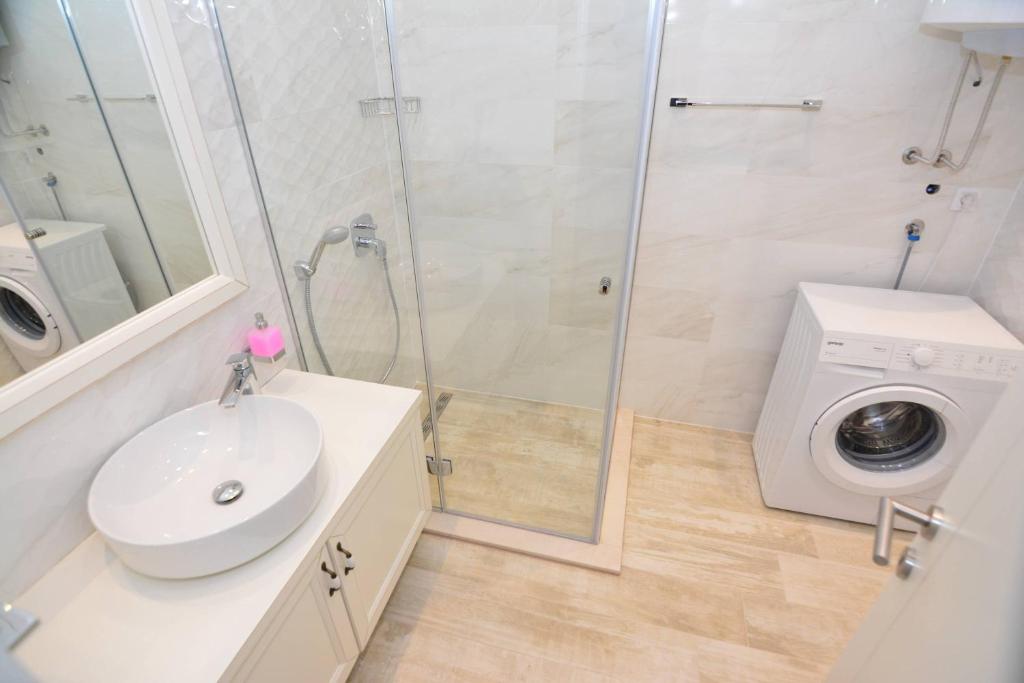 O baie la ROOMS & APARTMENTS DOBROTSKI DVORI