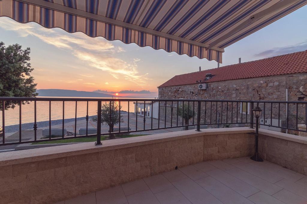 a view of the ocean from the balcony of a house at Dida moj in Senj