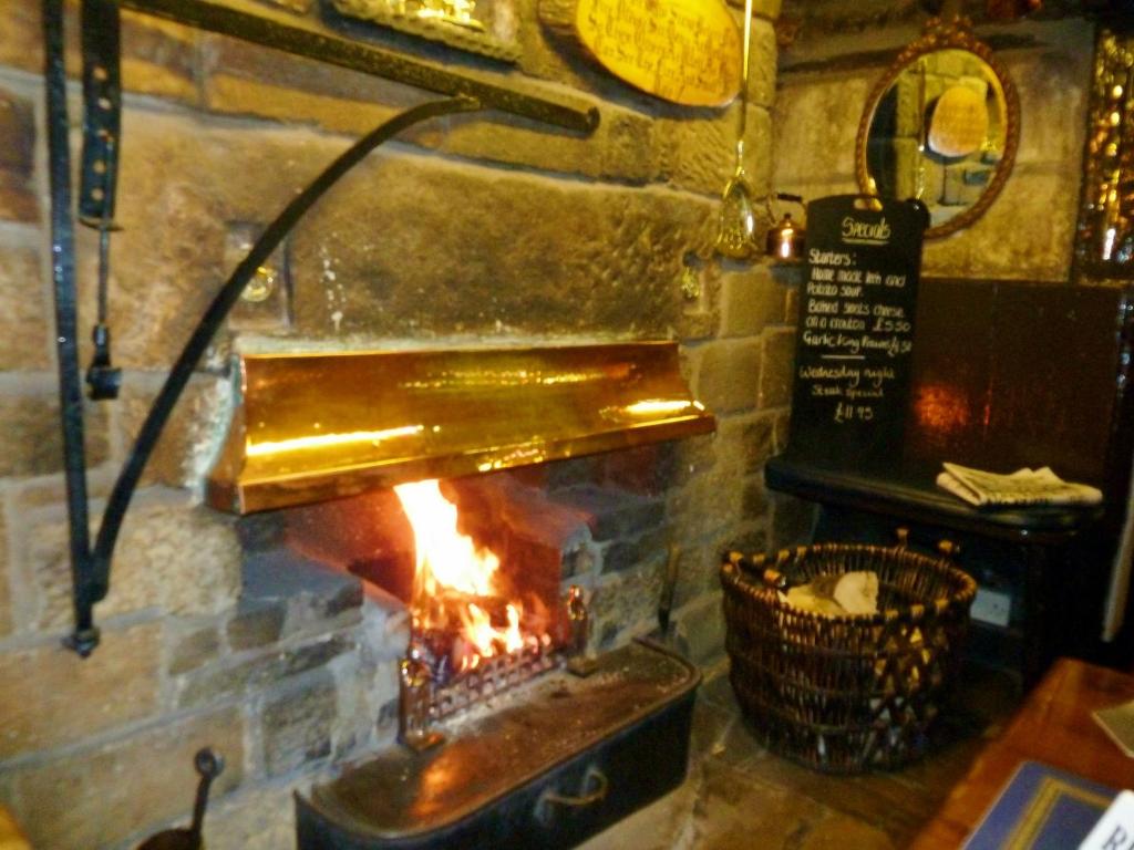 Blacksmiths Arms Inn - Resim 15