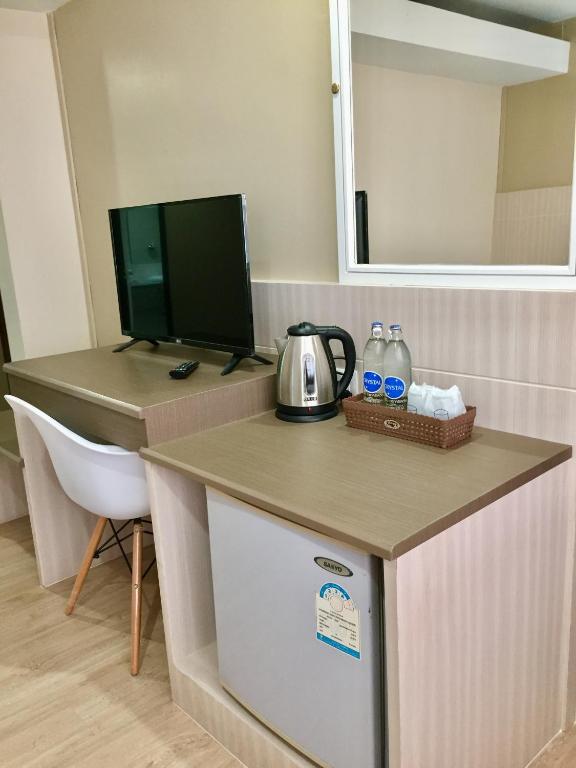 Kuchyň nebo kuchyňský kout v ubytování Srivichai Hotel