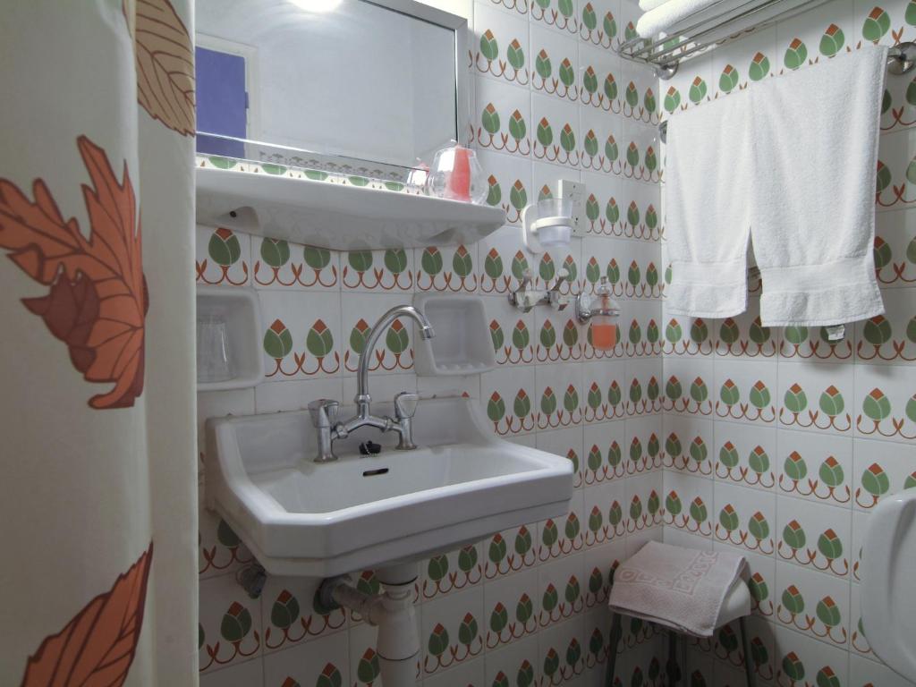 Koupelna v ubytování Hotel Athina