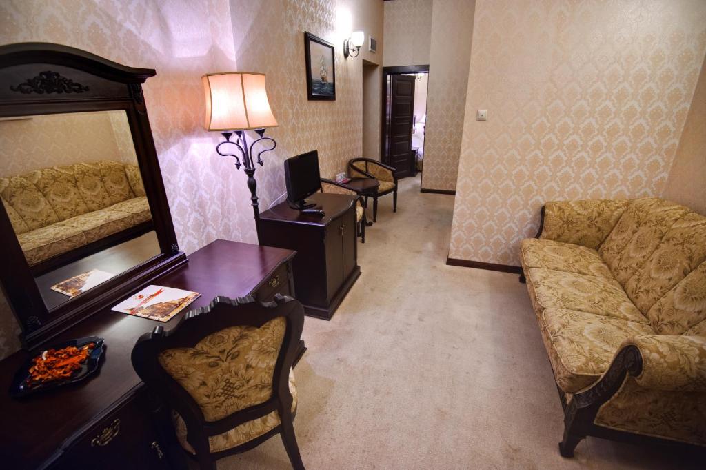 Hotel Carol - Resim 28