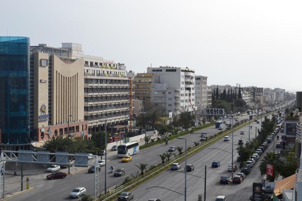 B4B Athens 365