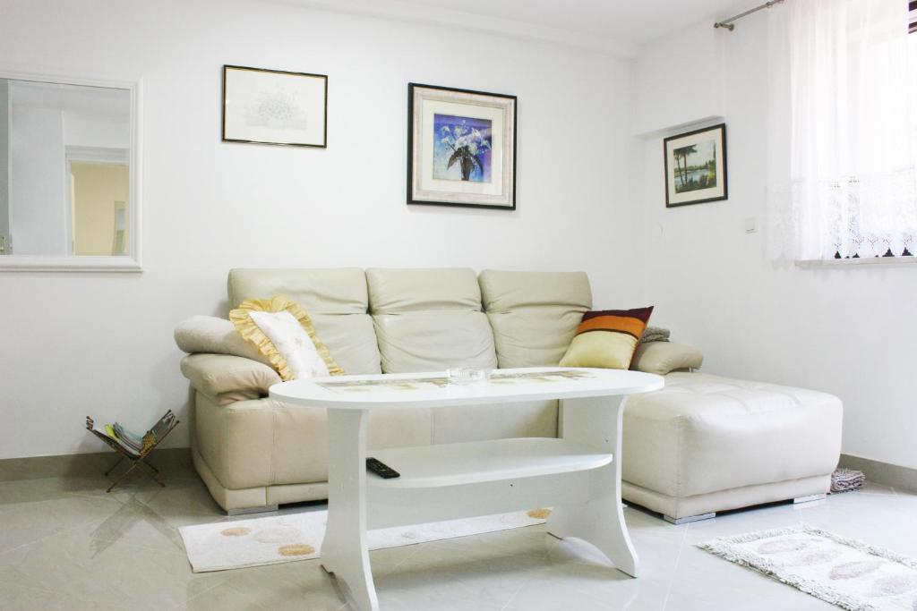 Posedenie v ubytovaní Apartman Maksimir Relax Zagreb-75m2