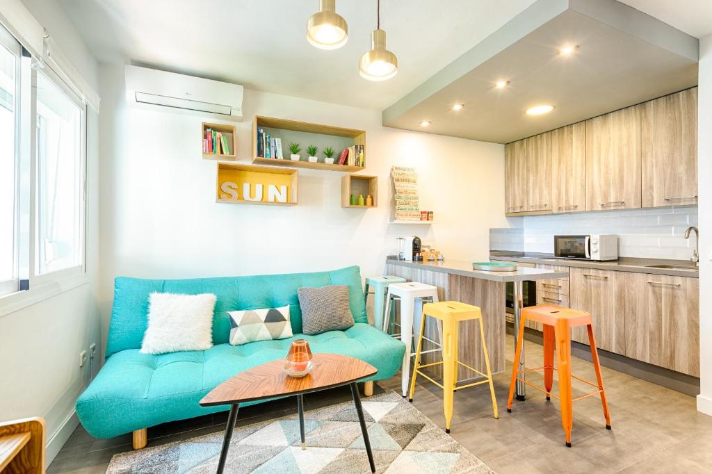 Kuchyň nebo kuchyňský kout v ubytování Beachside cosy apartment with pool