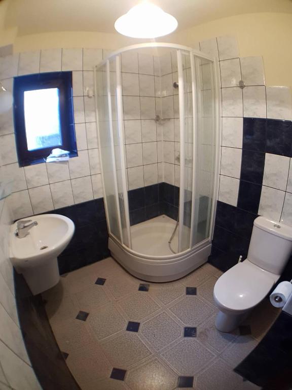 Kúpeľňa v ubytovaní Siedlisko Ostropest Karbowskie 9a