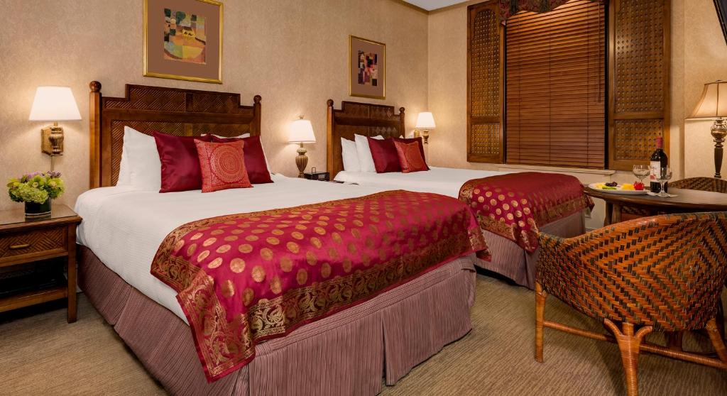 Casablanca Hotel by Library Hotel Collection photo