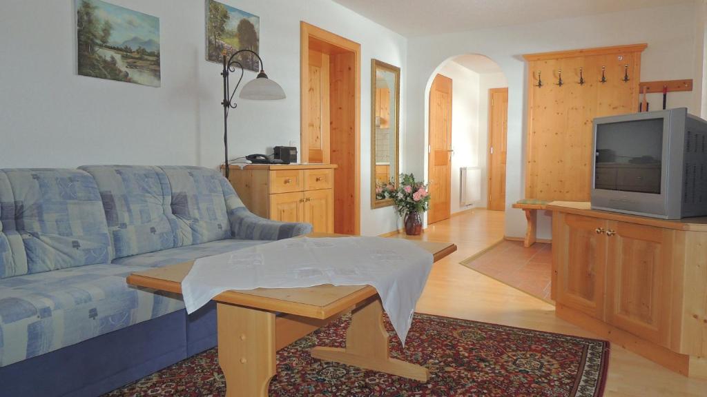 TV a/nebo společenská místnost v ubytování Pension Gatterer