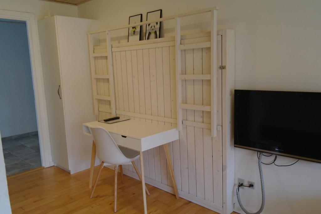 TV a/nebo společenská místnost v ubytování Agervig Bed & Breakfast