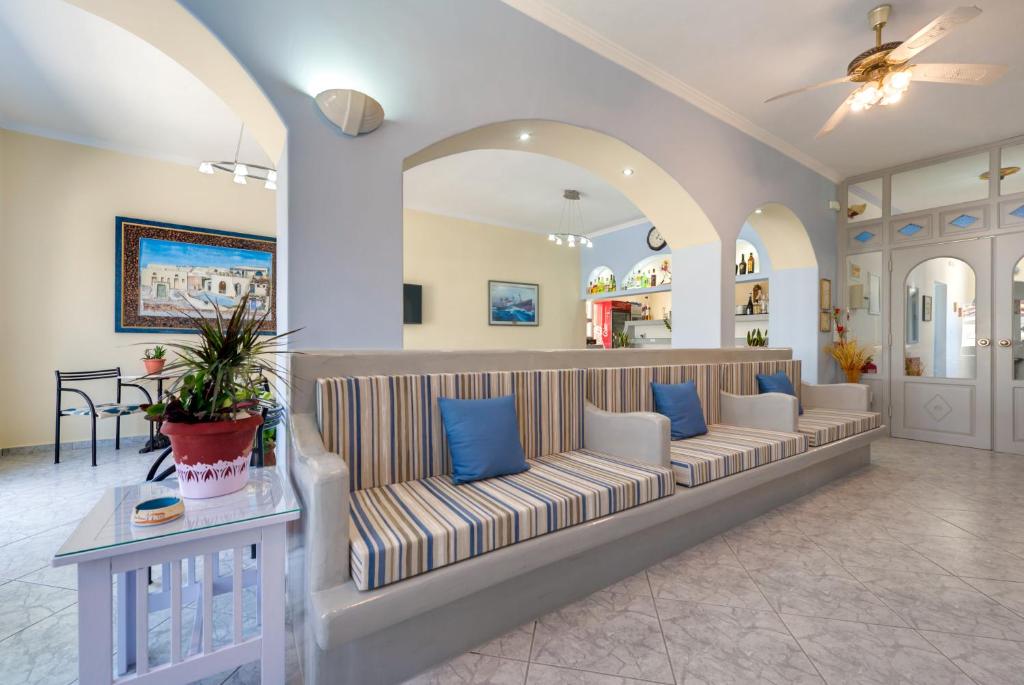 Posezení v ubytování Akis Hotel