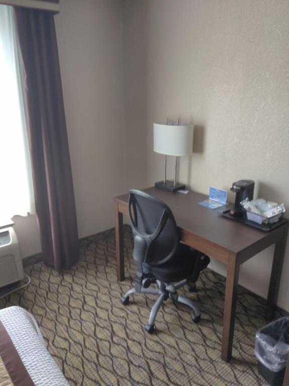 Baymont by Wyndham Madison Heights Detroit Area - Queen Room Met Twee Queensize Bedden - Niet -roken
