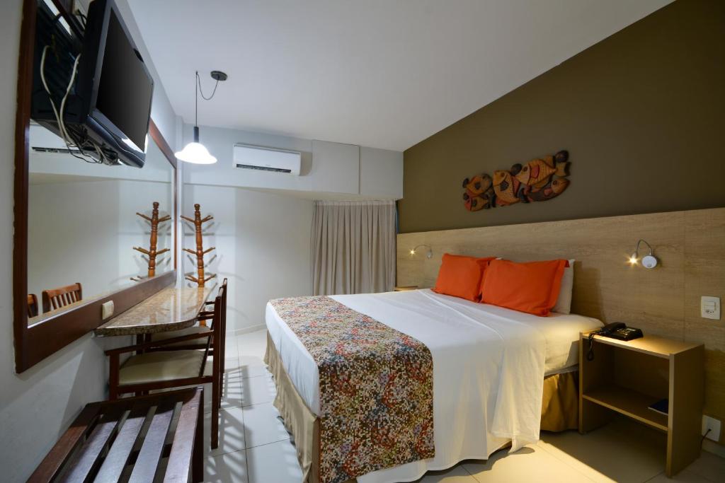  Littoral Hotel