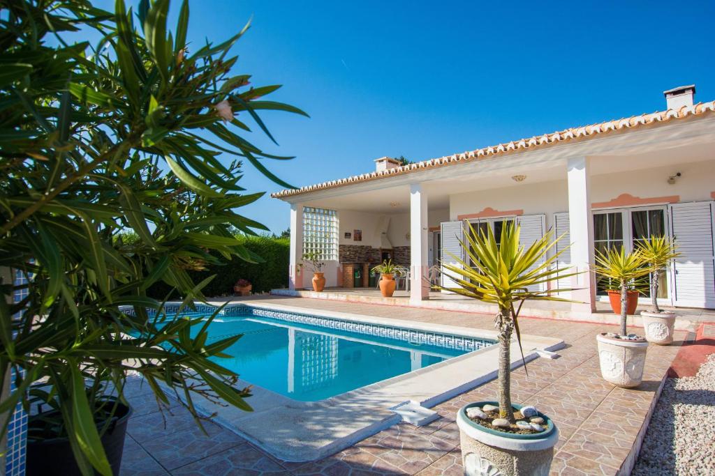 Gallery image of Casa Naboo - Sunny Holiday Home with Pool in Aljezur
