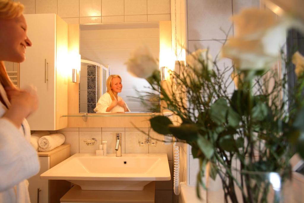 A bathroom at Winzerhaus Friedrich