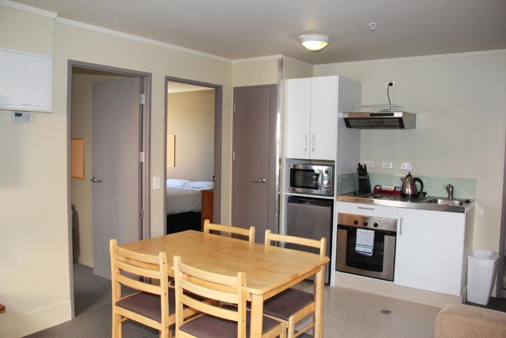 Kuchyň nebo kuchyňský kout v ubytování Nikau Apartments