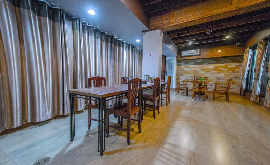 Restaurace v ubytování Na Siri Lake View