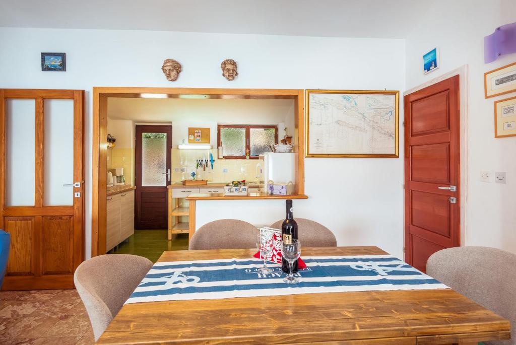 Kuchyňa alebo kuchynka v ubytovaní Holiday Home Gluscevic