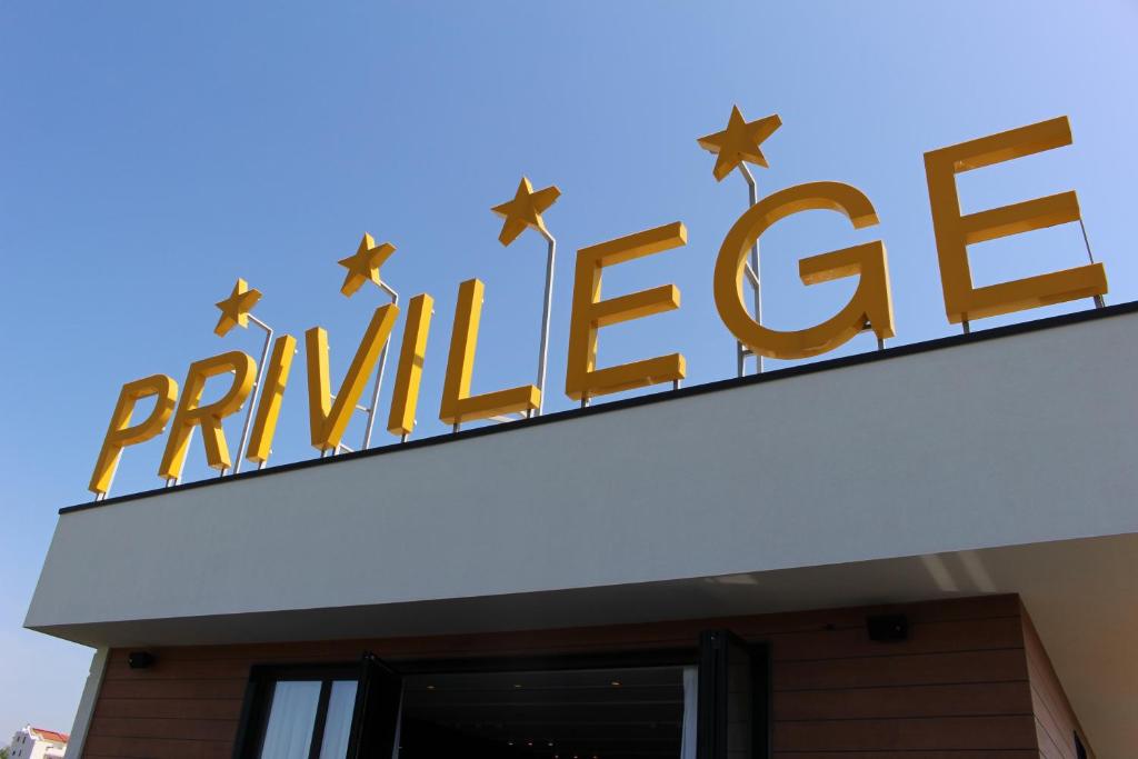 Certifikát, hodnocení, plakát nebo jiný dokument vystavený v ubytování Privilege Hotel & Spa