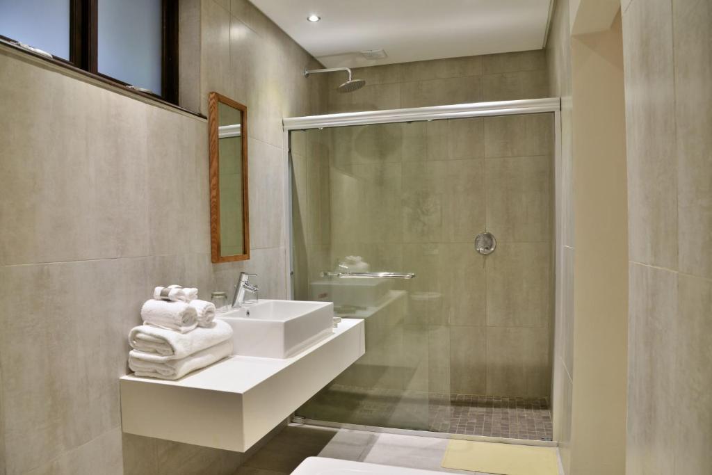 Koupelna v ubytování Cresta Maun Hotel