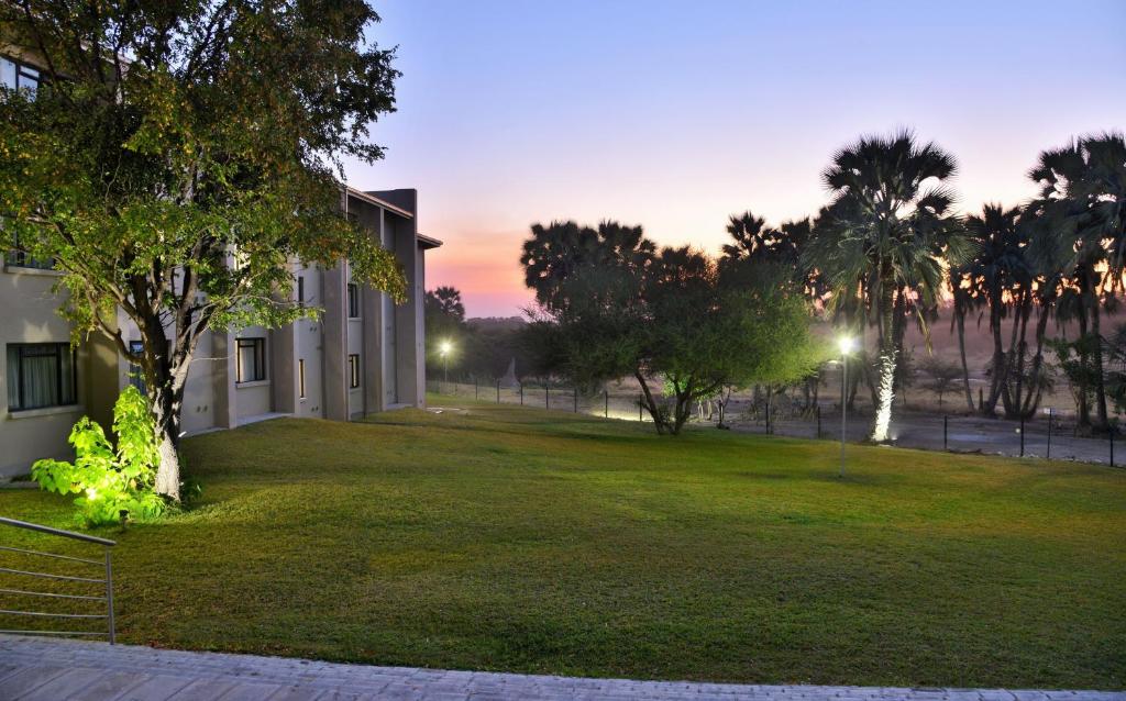 Zahrada ubytování Cresta Maun Hotel