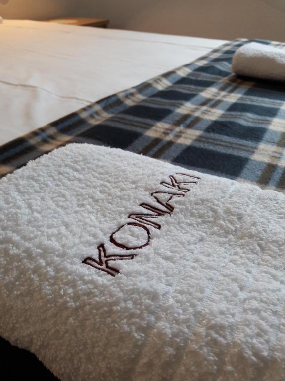 Postel nebo postele na pokoji v ubytování Konaki Guesthouse