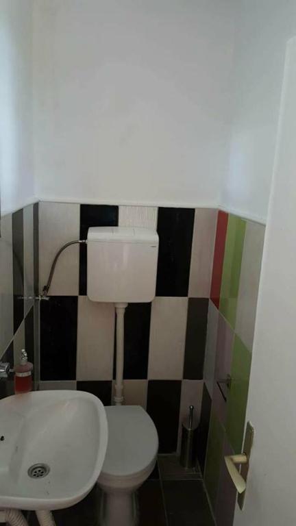 Koupelna v ubytování Hostel Belgrade Shungit Dragana Jeftića br 10