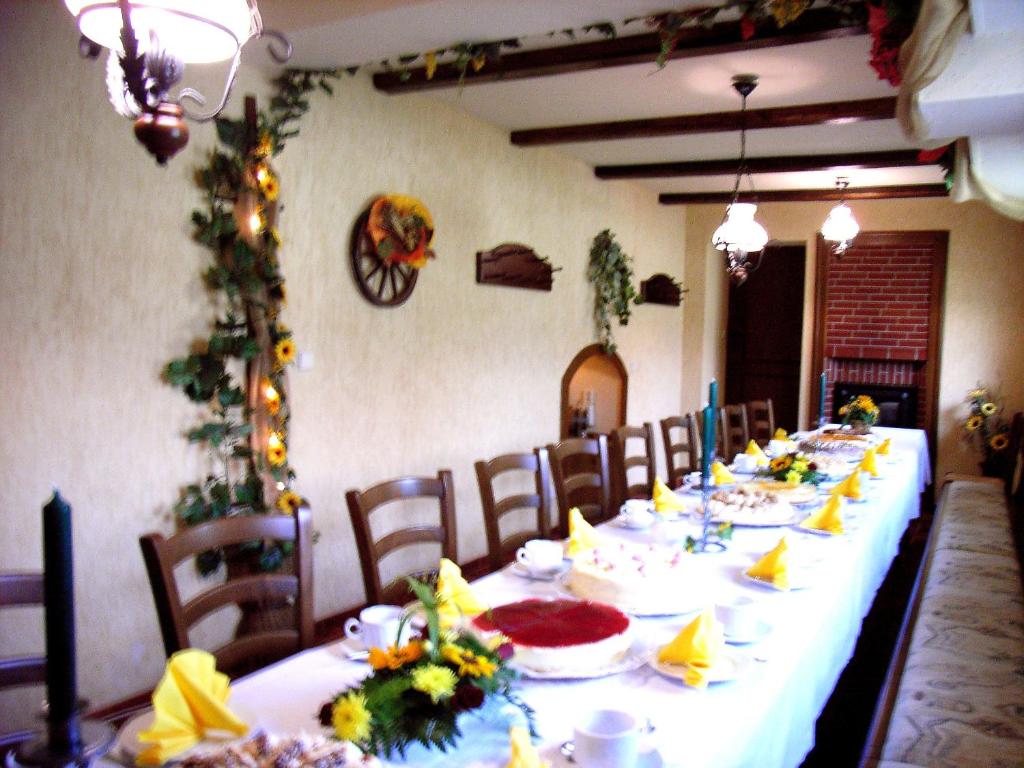 Restaurace v ubytování Gaststätte & Pension Jiedlitz