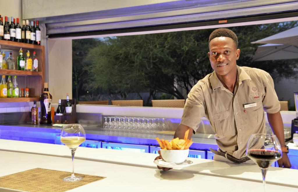 Nápoje v ubytování Cresta Maun Hotel