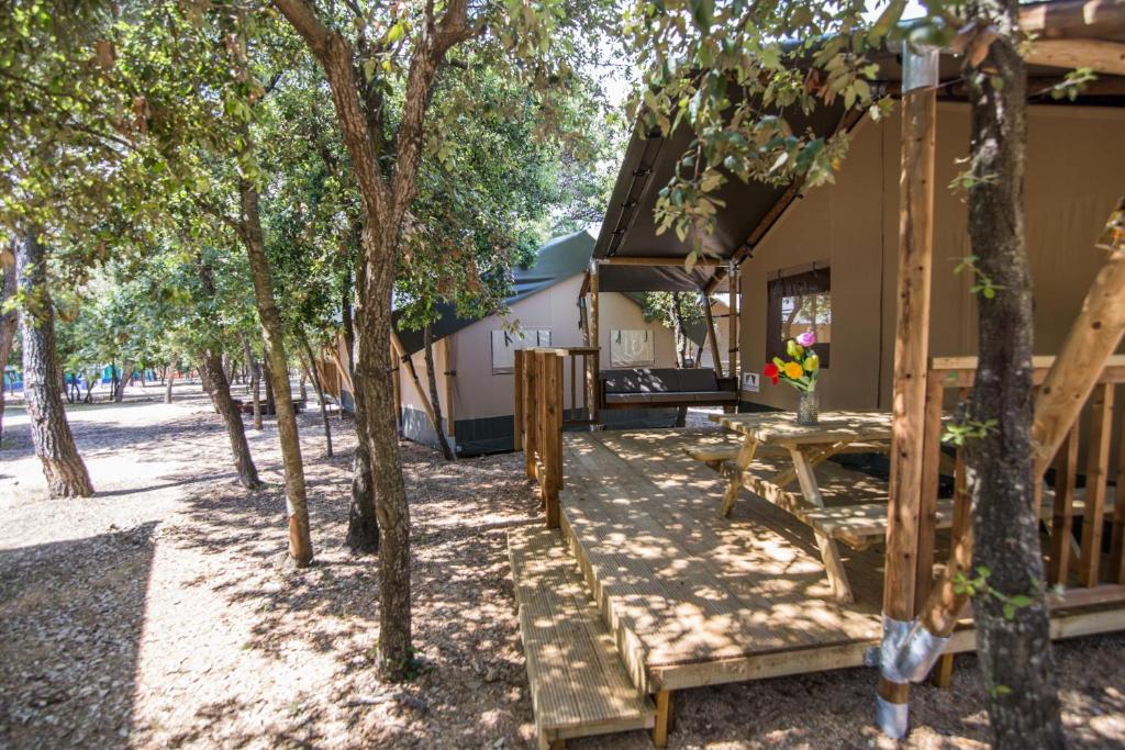 Vonkajšia záhrada v ubytovaní Glamping Beach Soline