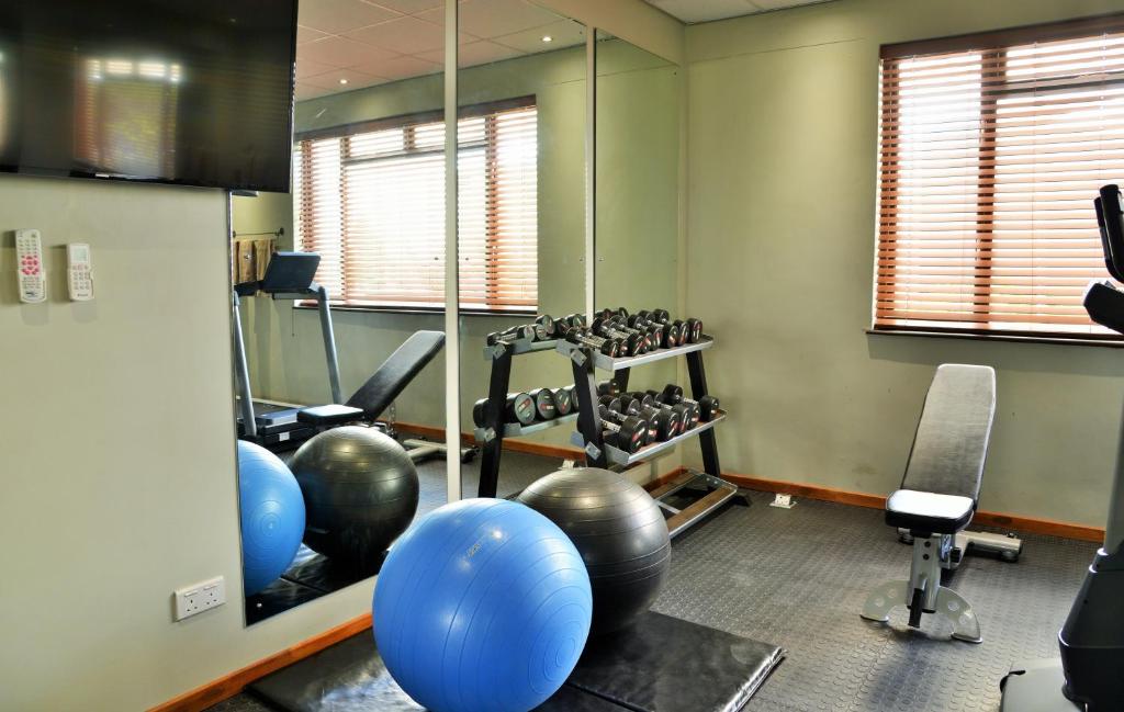 Fitness centrum a/nebo fitness zařízení v ubytování Cresta Maun Hotel