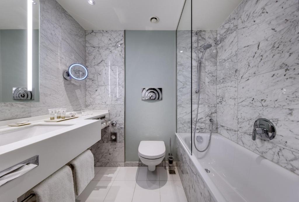 Clayton Hotel Düsseldorf City Centre - Resim 35