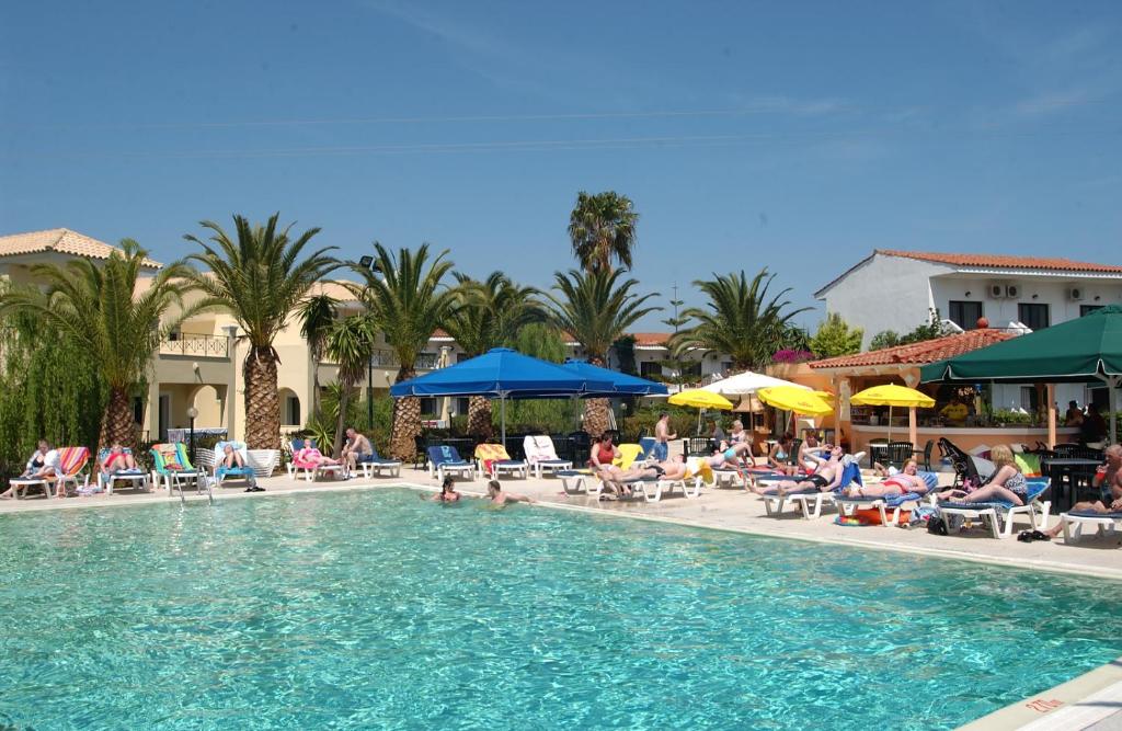 Bazén v ubytování Morfeas Hotel nebo v jeho okolí