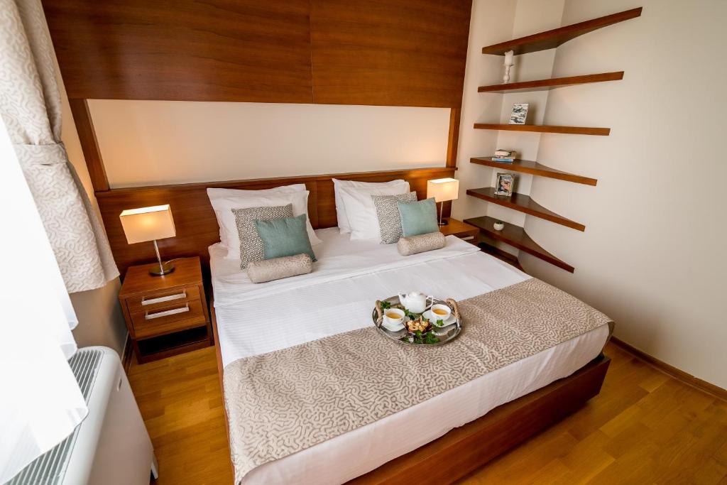 Hedera Residences - Kumbor客房内的一张或多张床位