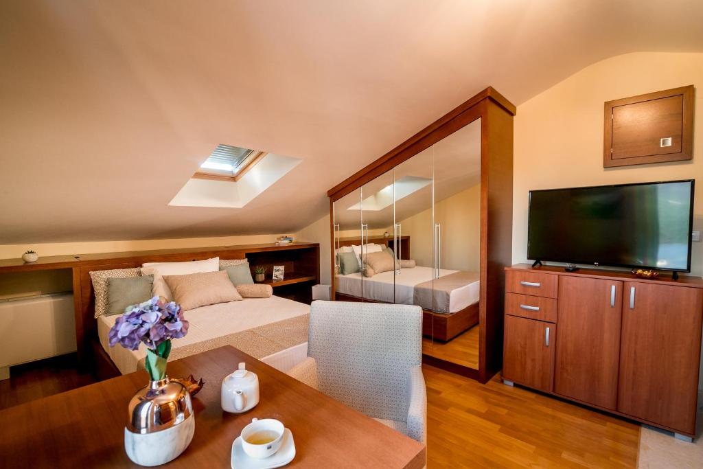 Hedera Residences - Kumbor客房内的一张或多张床位