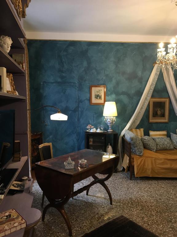 Posezení v ubytování La Chambre D'Ella