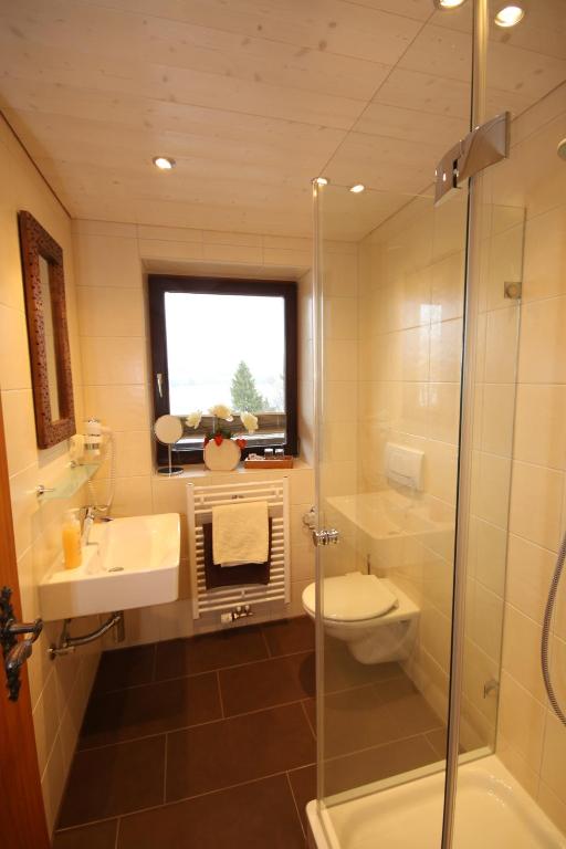 Koupelna v ubytování Dreimäderlhaus - Das vegetarische Boutique Hotel