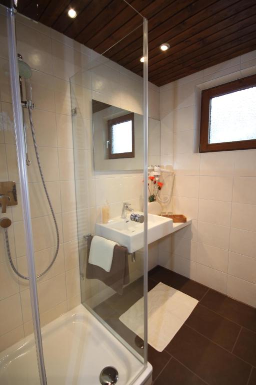 Koupelna v ubytování Dreimäderlhaus - Das vegetarische Boutique Hotel