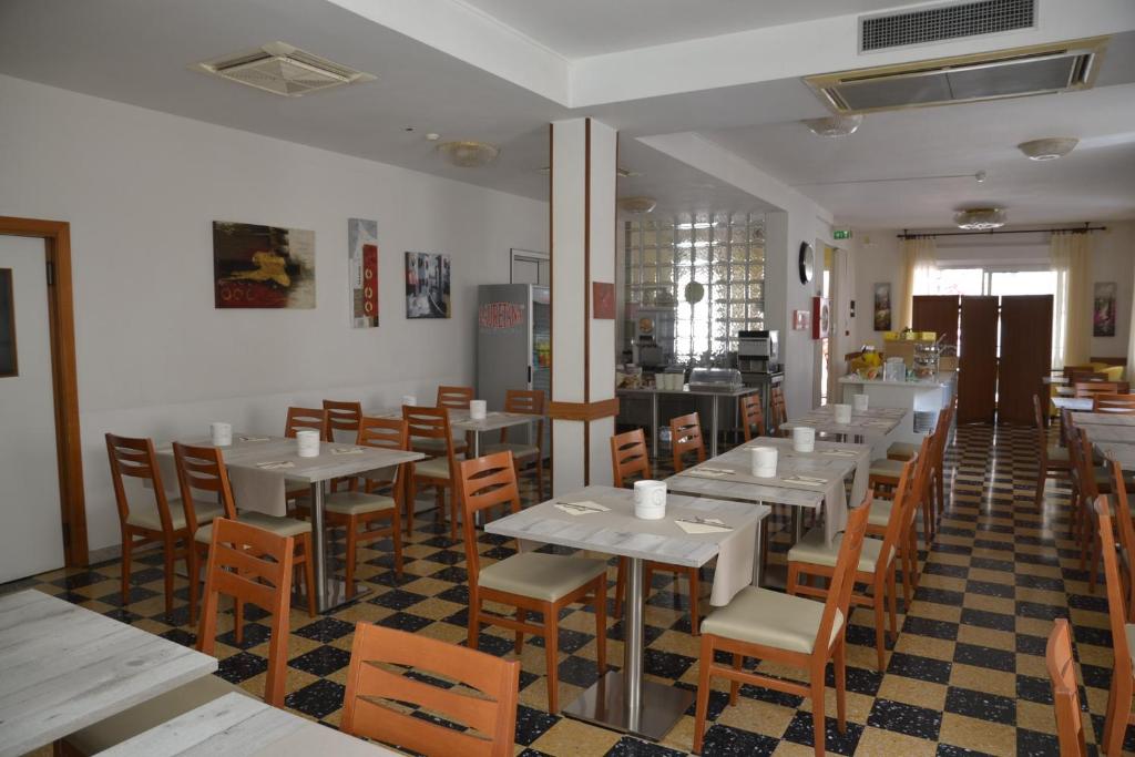 Restaurace v ubytování Albergo Larenzia