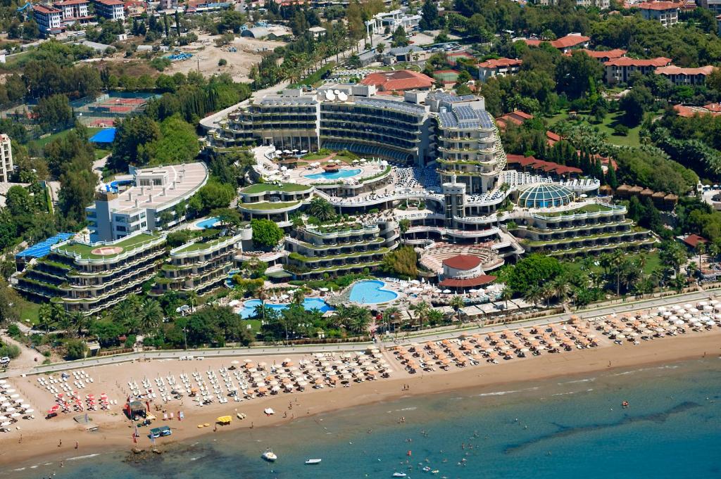 Een luchtfoto van Crystal Sunrise Queen Luxury Resort & Spa - Ultimate All Inclusive