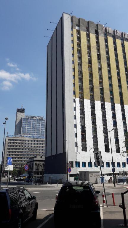 PRZYSTANEK KATOWICE Aleja Korfantego 8 - 11