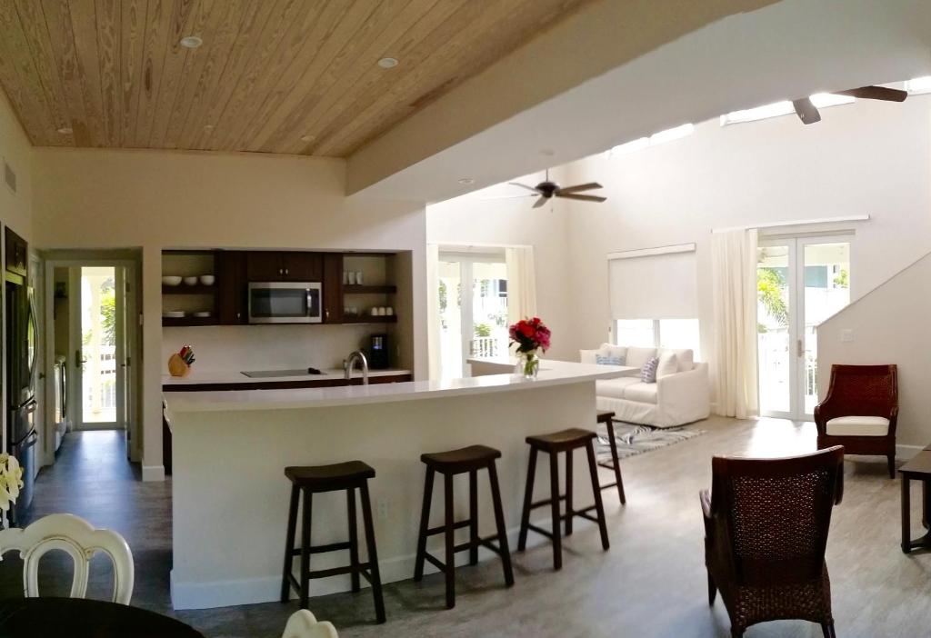 Kuchyň nebo kuchyňský kout v ubytování Dolphin Point Villas