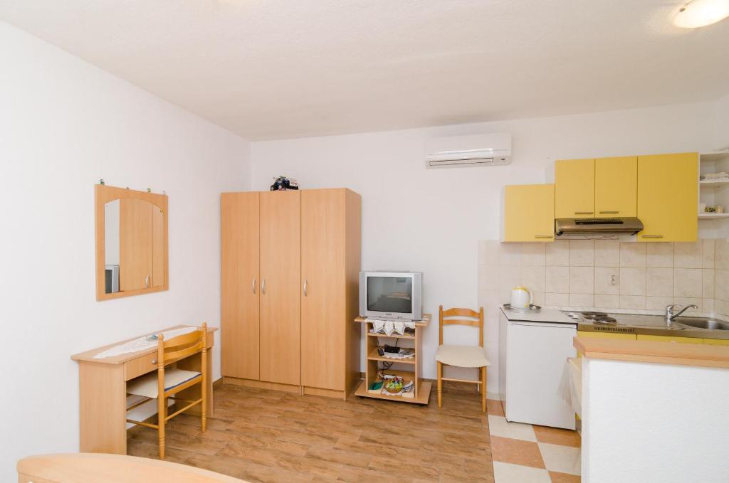 Kuchnia lub aneks kuchenny w obiekcie Apartments Skurla