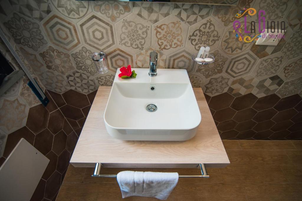 Koupelna v ubytování La Gioia di Sicilia B&B
