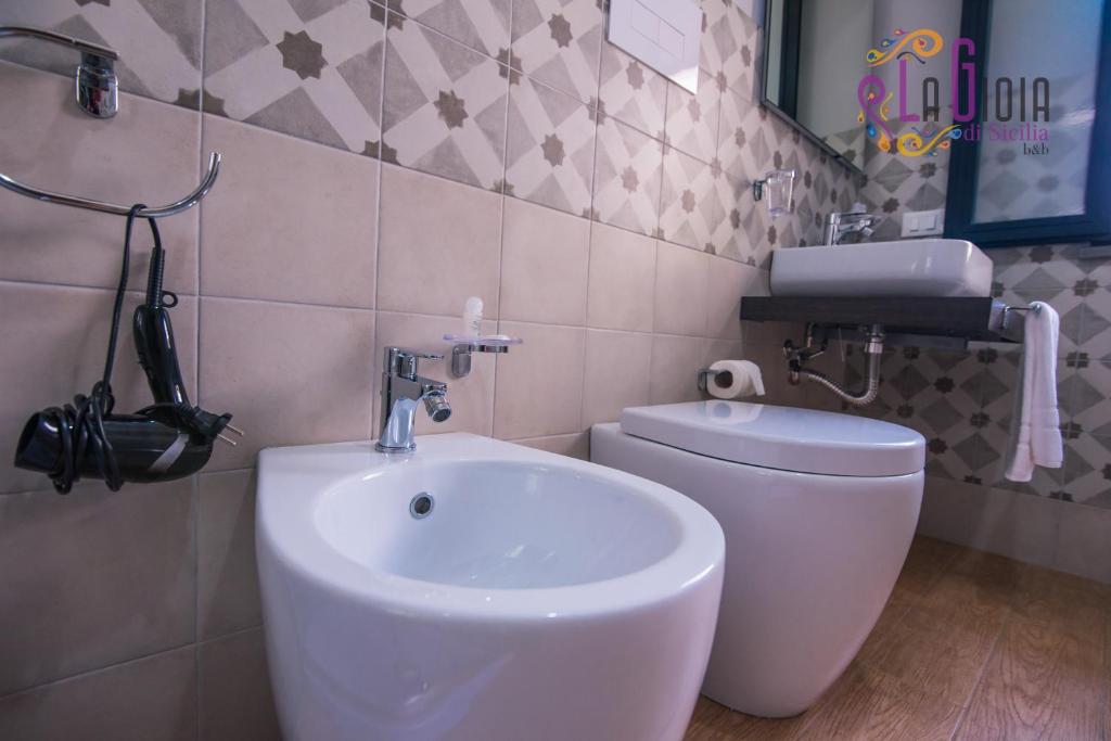 Koupelna v ubytování La Gioia di Sicilia B&B