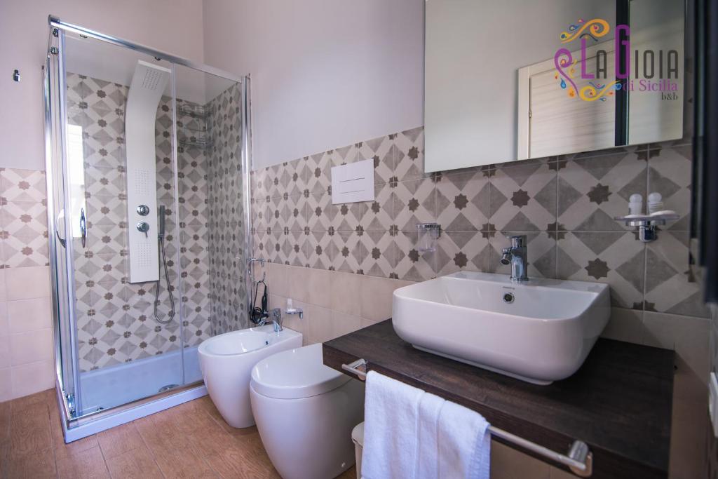 Koupelna v ubytování La Gioia di Sicilia B&B