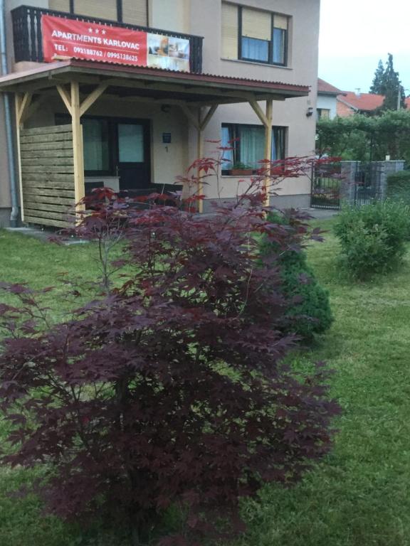 Vonkajšia záhrada v ubytovaní Apartment Karlovac