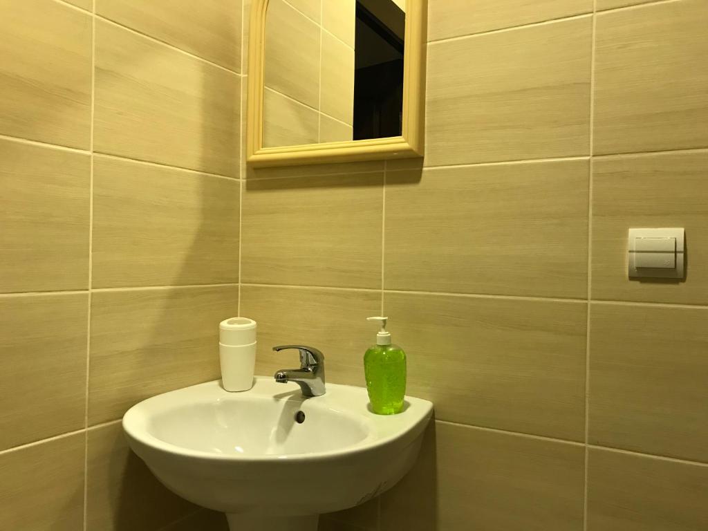 Koupelna v ubytování FOX Hostel