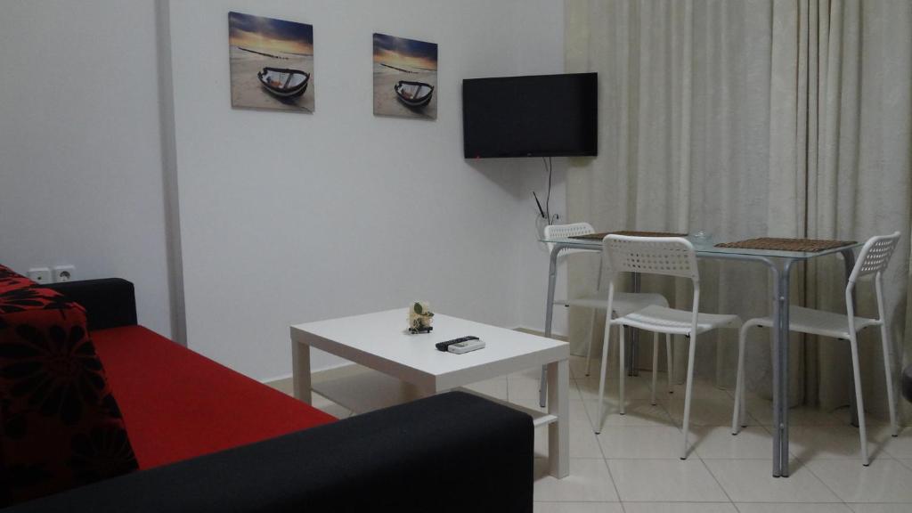 TV a/nebo společenská místnost v ubytování Apartment Katherina Sarande