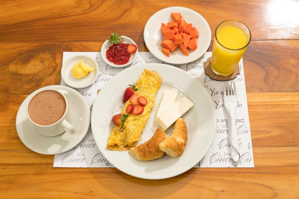 Hotel Cinco Monteria